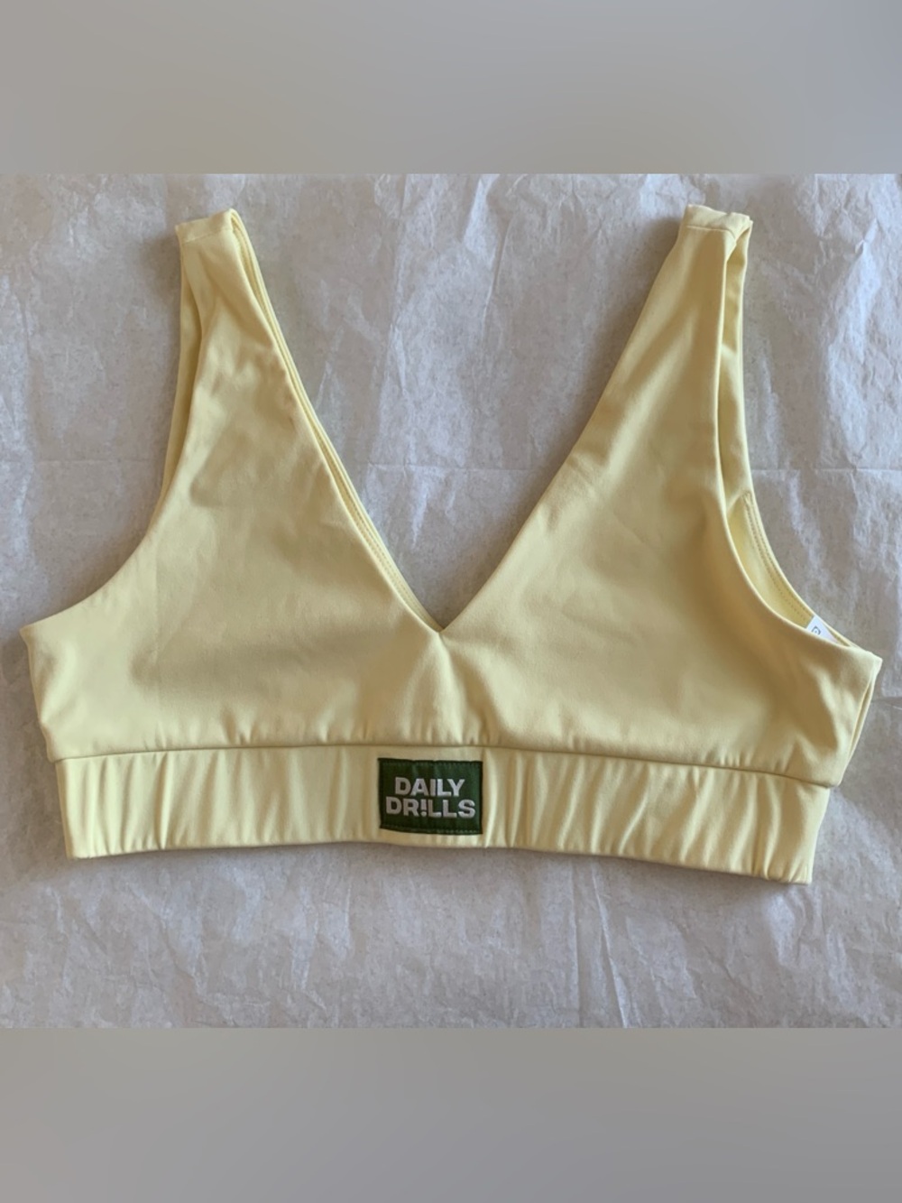 EUC Daily Drills V-Neck Bra Large Yellow Athleisure Sports Bra Gym Yoga